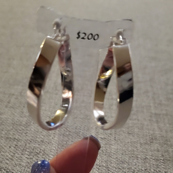 Sterling Silver Twisted Oval Hoop Earring - Picture 6 of 7